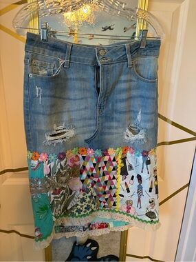 Art to Wear Junior size 13 stretch denim SKIRT Distressed